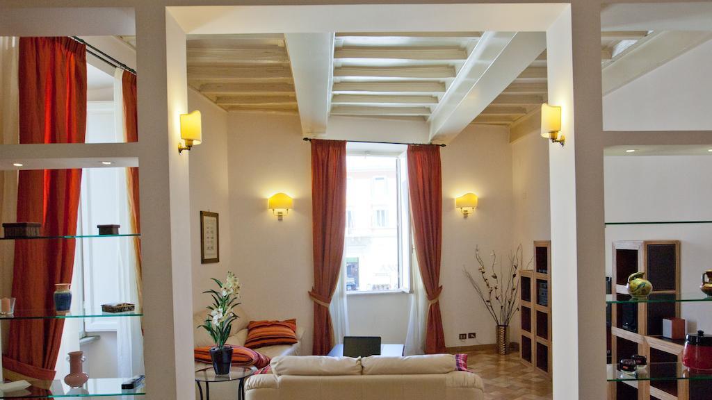 Rental In Rome Trevi Fouintain View Apartment Pokój zdjęcie
